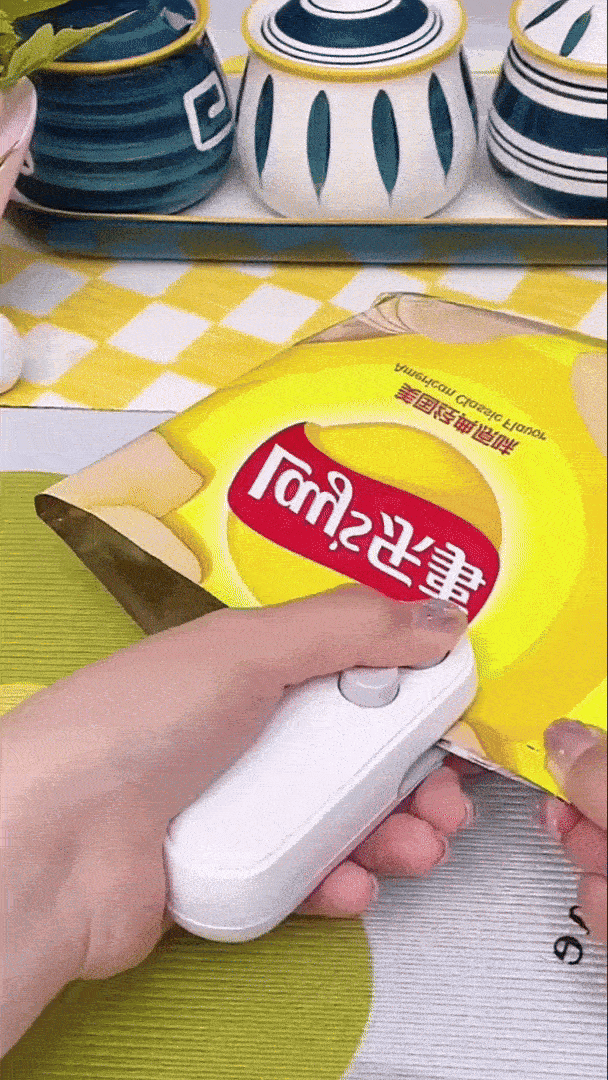 Mini sealing machine